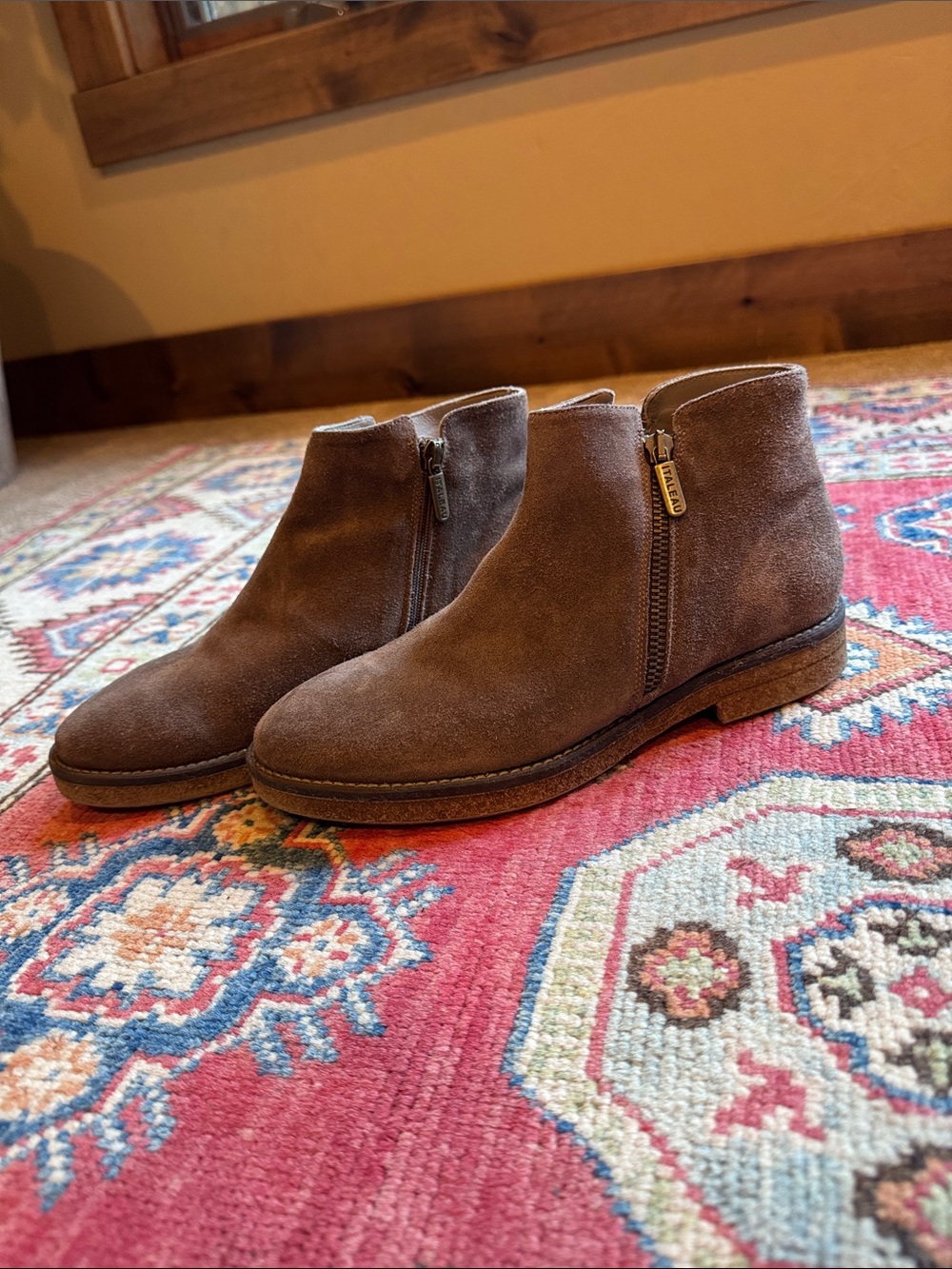 Women’s Italeau brown suede ankle boots- 38.5